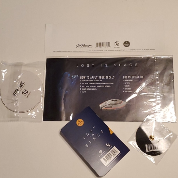 5 Piece Space fan bundle, Star Trek, Lost in Space - Picture 2 of 6
